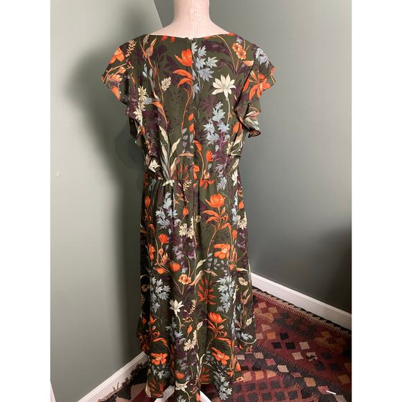 Chico's Green Floral Vneck Spring Dress. Size 10. Great condition. - Picture 4 of 6